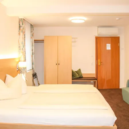 Goldenes Fass In ホテル