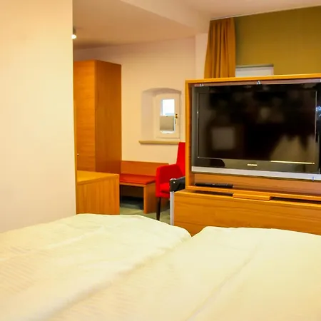 Hotel Goldenes Fass In 3*
